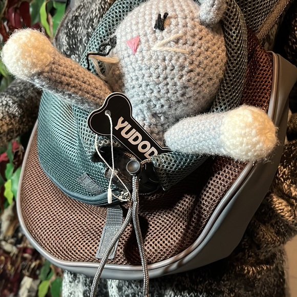 New small animal pet carrier , it’s more like under 7lbs - Picture 4 of 4